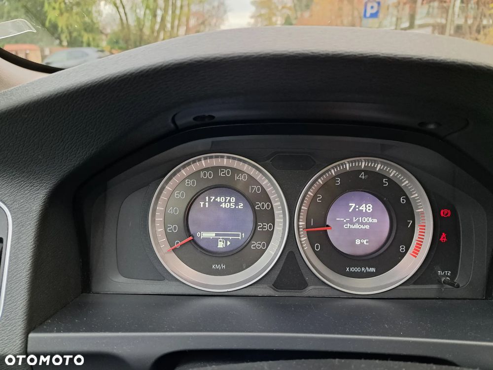 Volvo V60 T3 Summum - 14