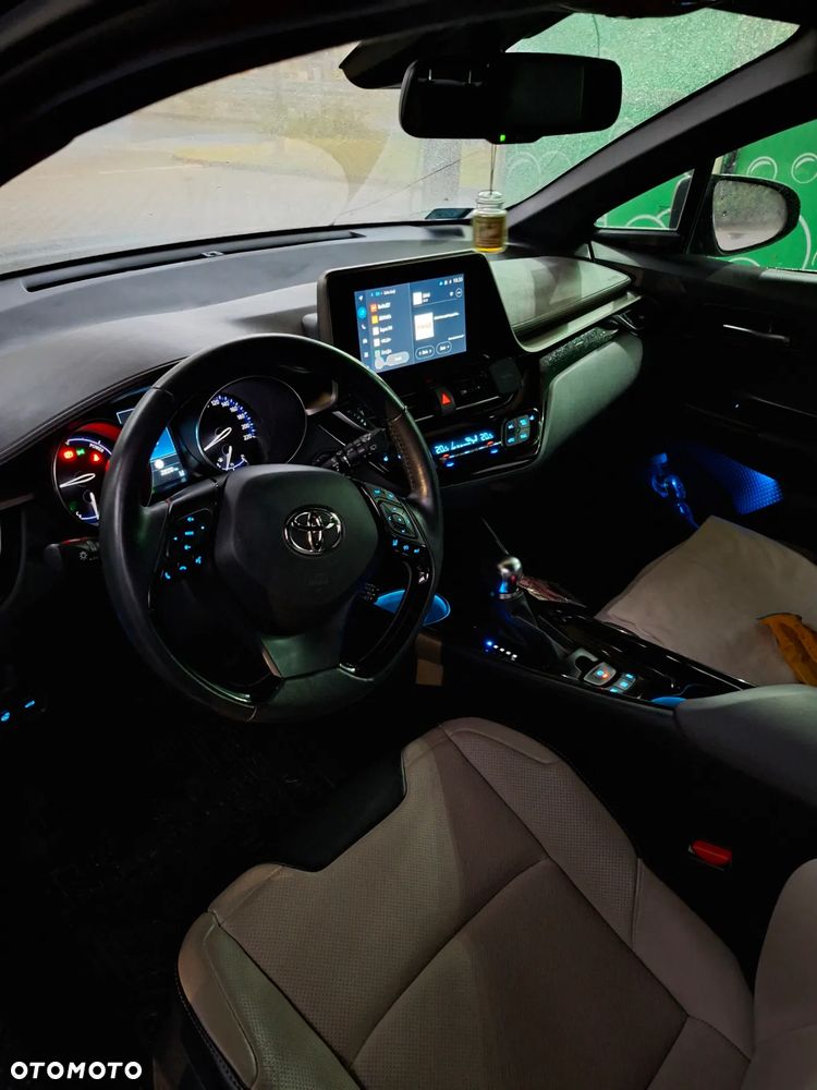 Toyota C-HR - 4