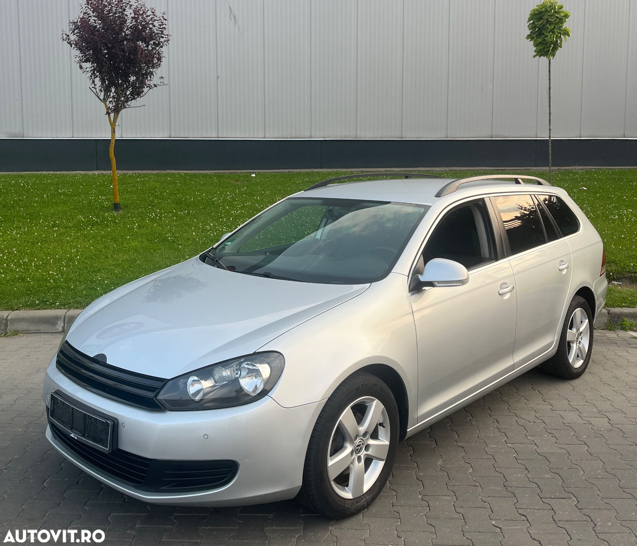 Volkswagen Golf - 1