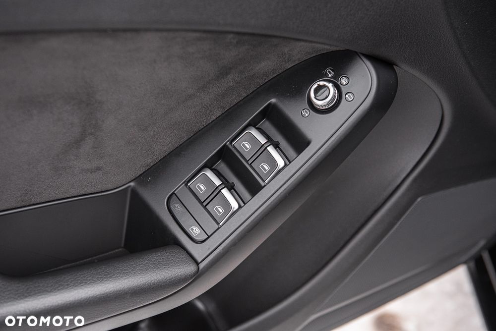 Audi S4 Avant S tronic - 16