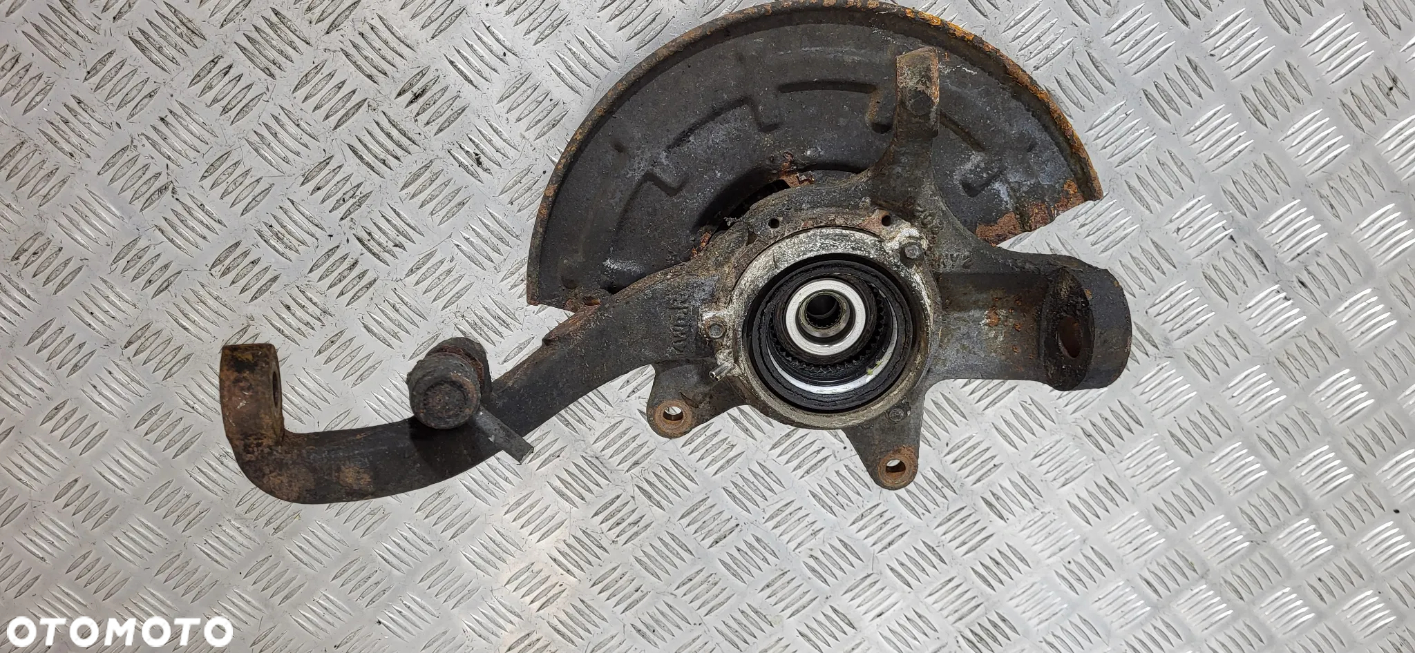 Ssangyong Musso 2.2 Zwrotnica Piasta Lewa Prawa Przód - 11
