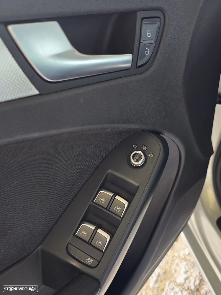 Audi A4 Avant 2.0 TDI Multitronic - 27