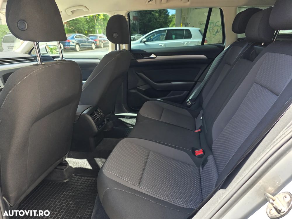 Volkswagen Passat 2.0 TDI Trendline - 9