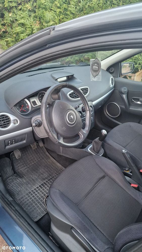 Renault Clio 1.2 16V 75 Dynamique - 14