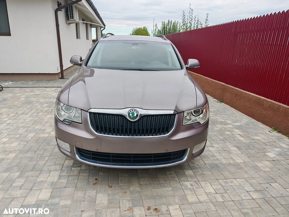 Skoda Superb Combi 2.0 TDI Active DSG - 1