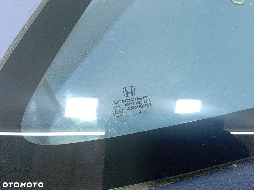 HONDA CIVIC VIII UFO HB 3D SZYBA KAROSERYJNA TYŁ PRAWA 10R - 2