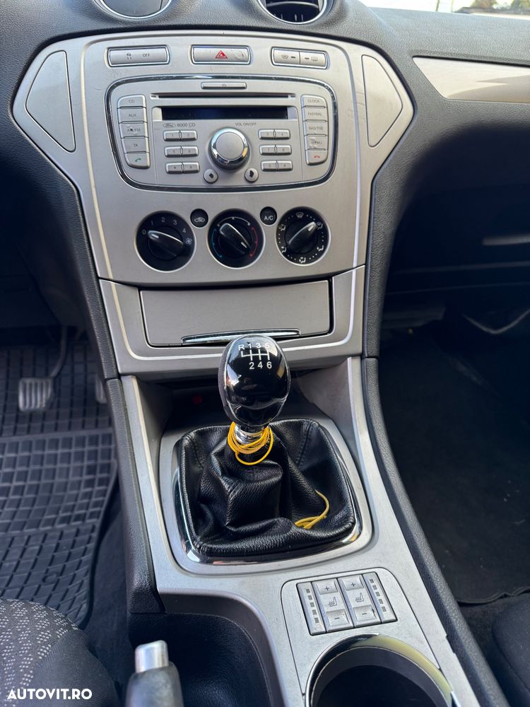 Ford Mondeo 2.0 TDCi Ghia - 6