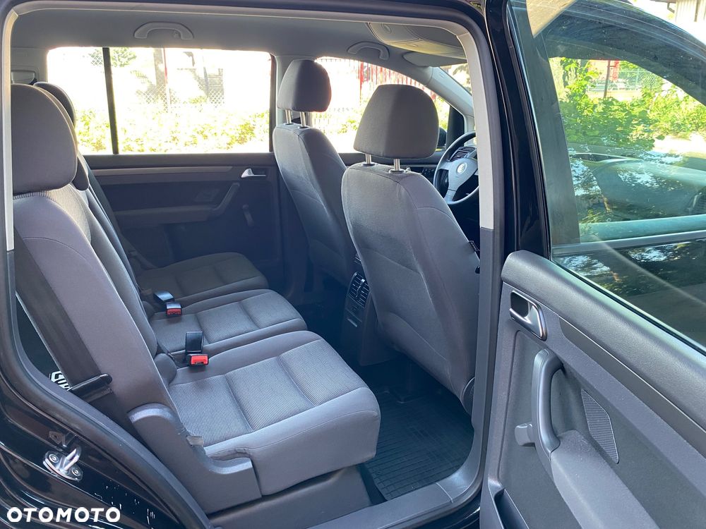 Volkswagen Touran - 20