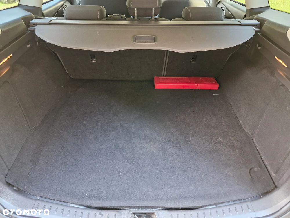 Ford Focus 1.6 TI-VCT Champions Edition - 16