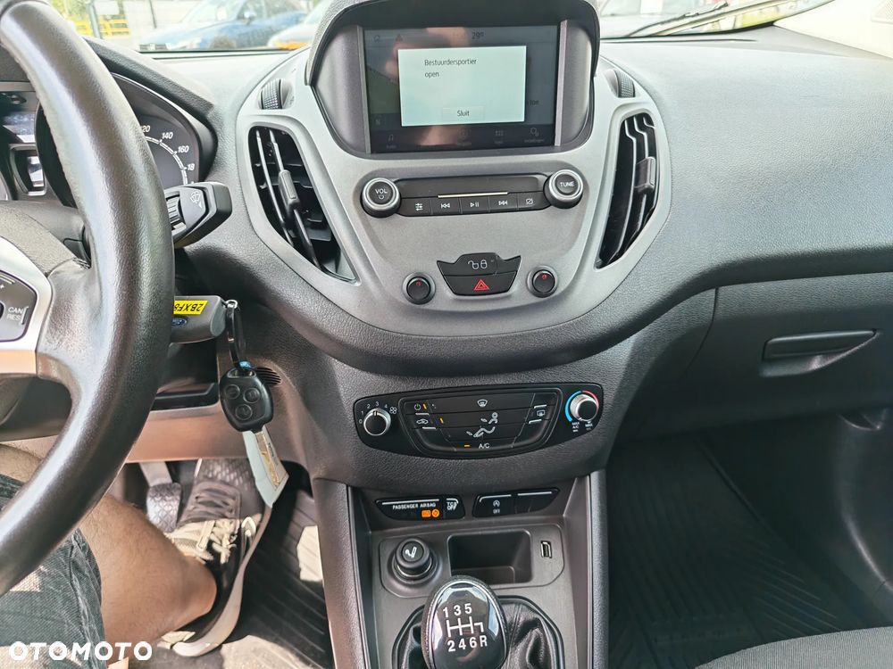 Ford Transit Courier - 16