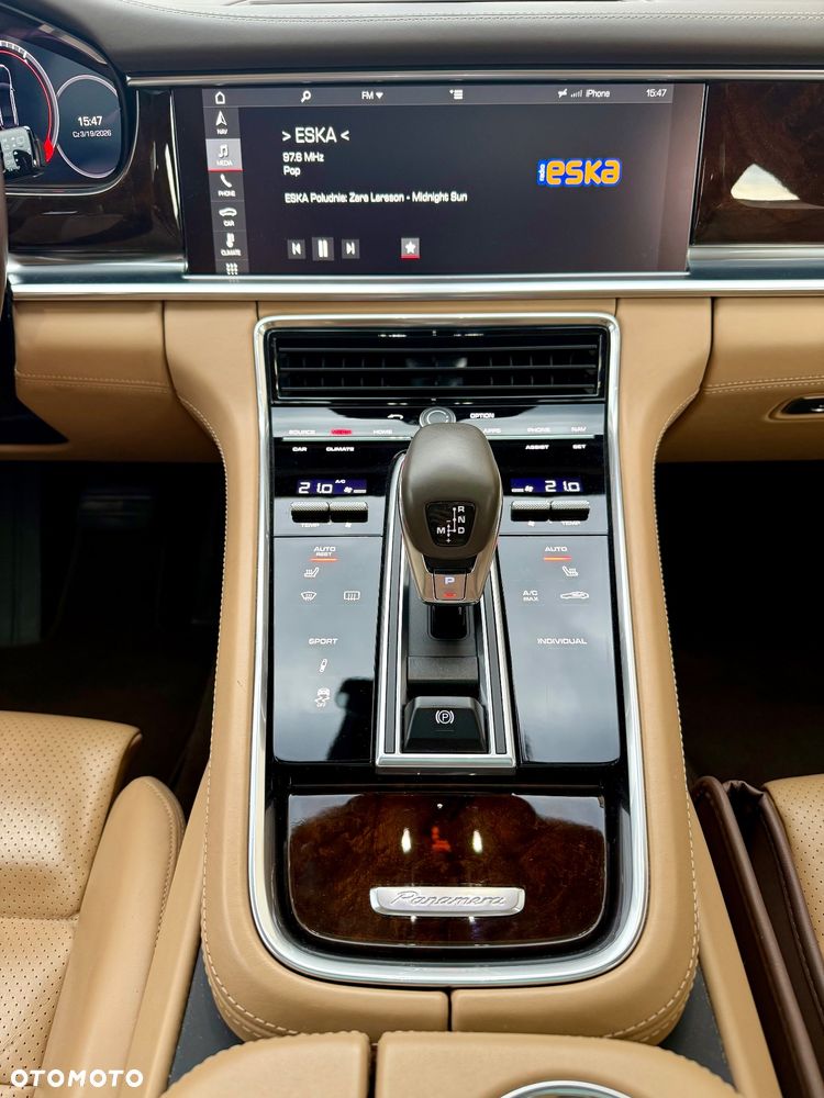 Porsche Panamera 4 - 8