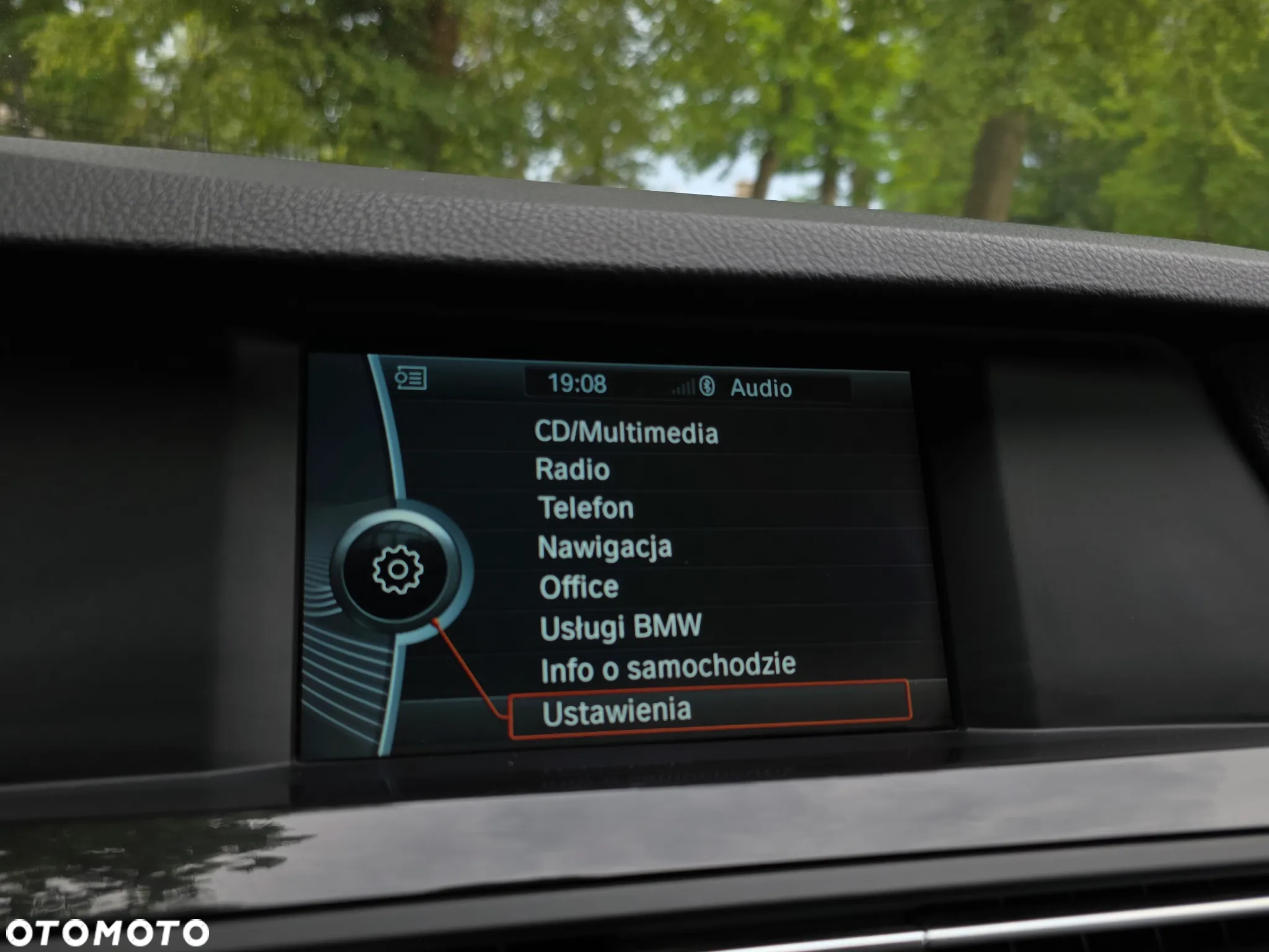 BMW Seria 5 535i Touring - 26