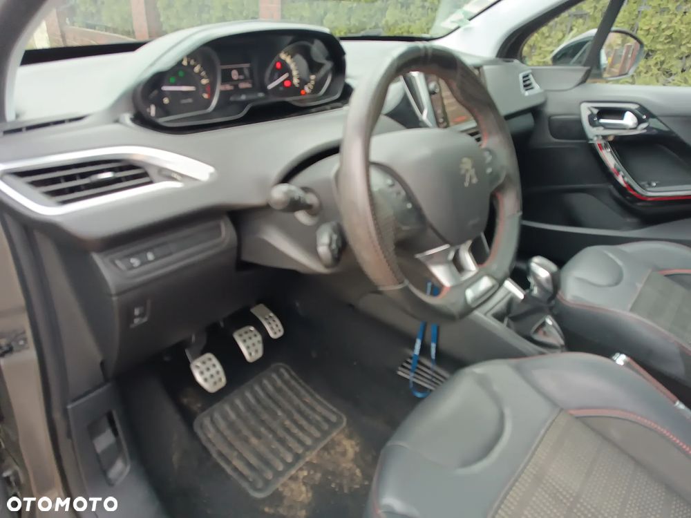 Peugeot 208 - 22