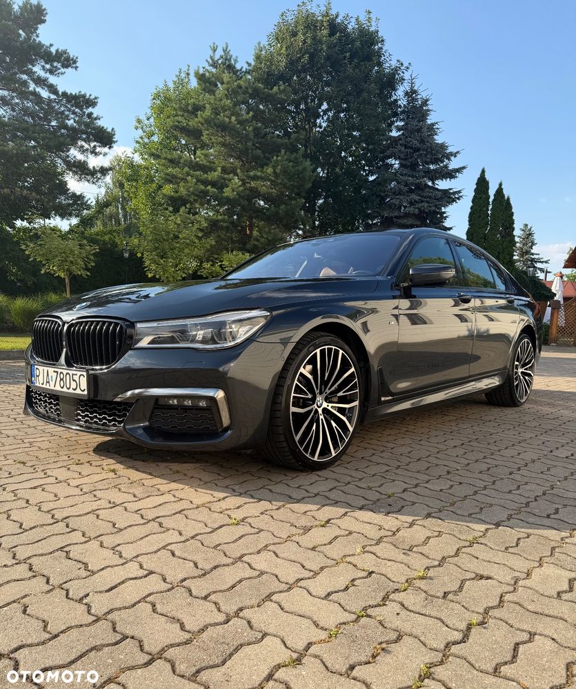 BMW Seria 7 750i xDrive - 1