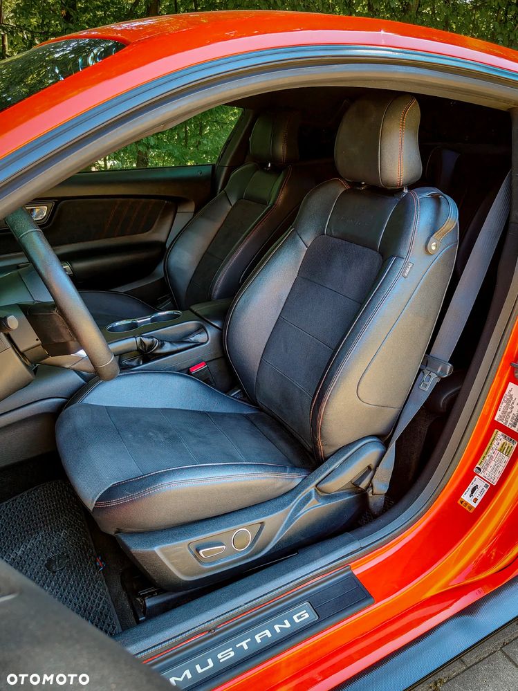Ford Mustang 5.0 V8 GT - 17