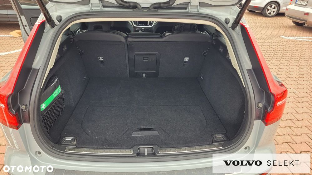 Volvo V60 Cross Country - 17