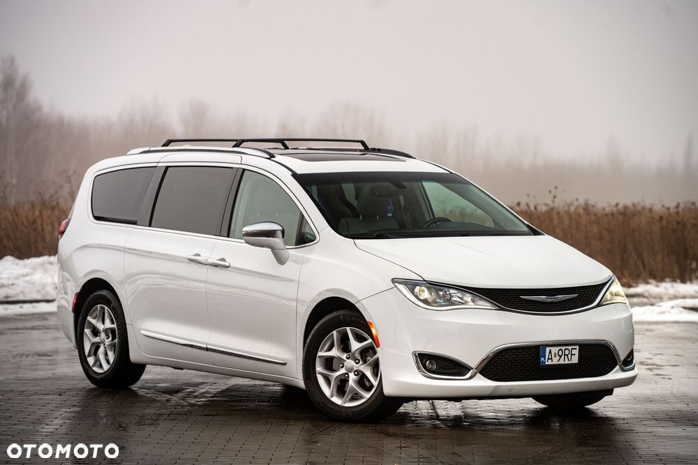 Chrysler Pacifica - 4