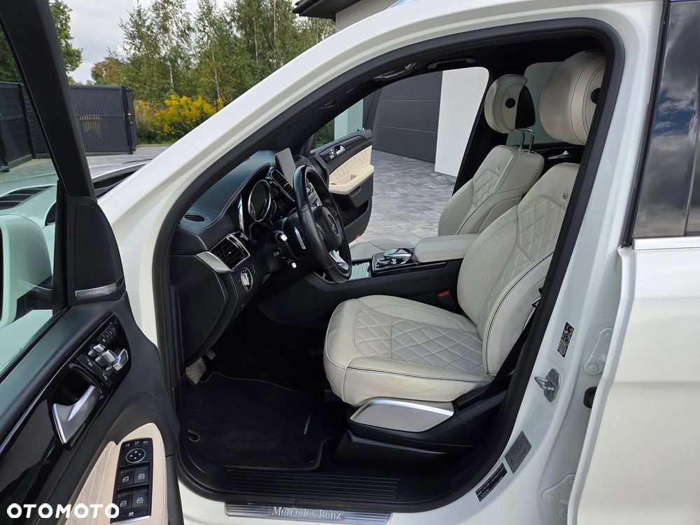Mercedes-Benz GLS - 31