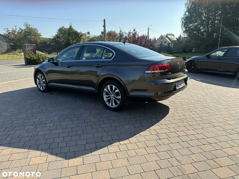 Volkswagen Passat - 6