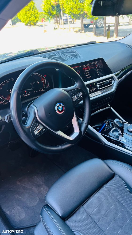 BMW Seria 3 320d AT MHEV - 14