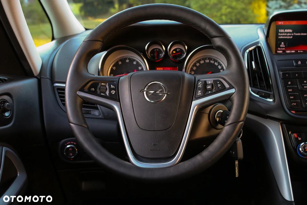Opel Zafira 1.8 Cosmo - 37