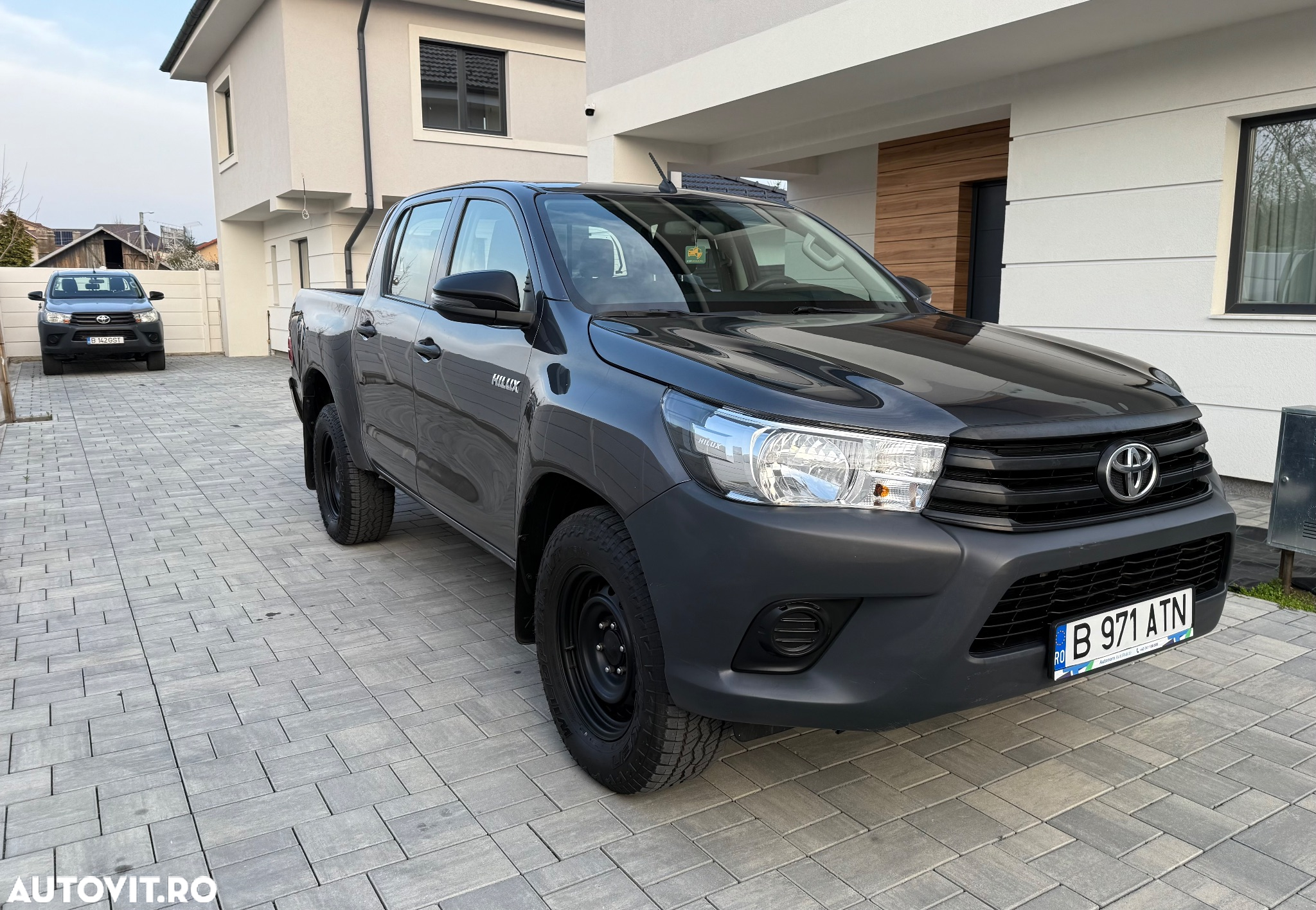 Toyota Hilux 2.4D 150CP 4x4 Double Cab 6MT Comfort - 3