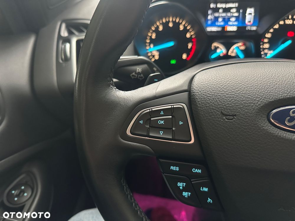 Ford Kuga - 17