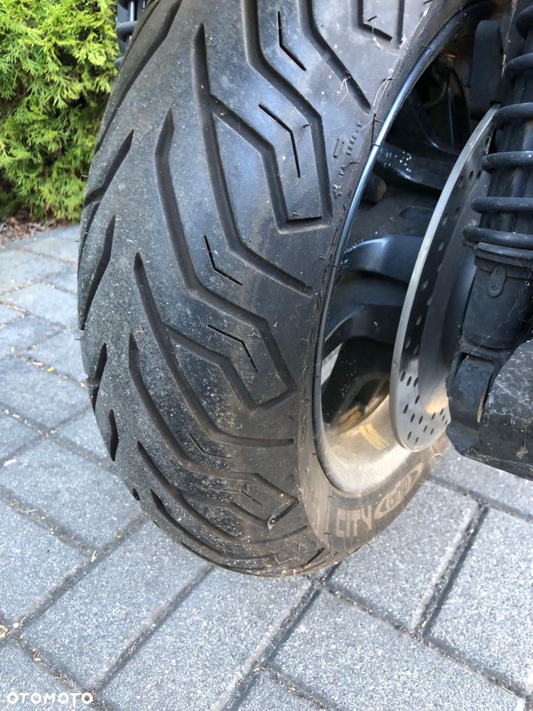Yamaha X-max - 9