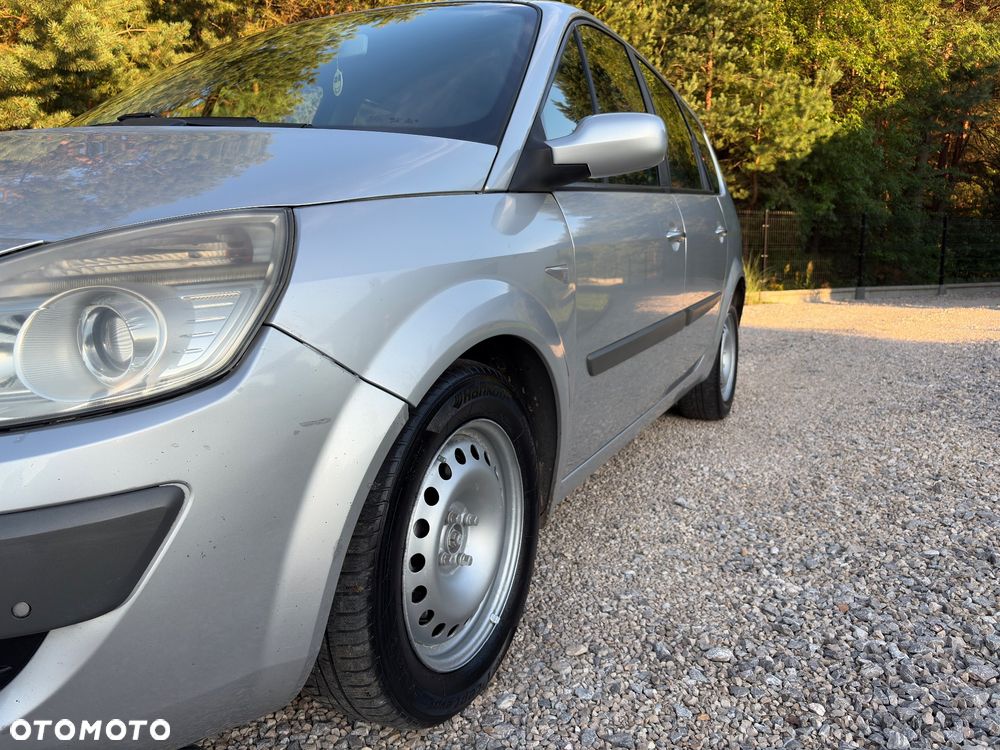 Renault Grand Scenic - 11