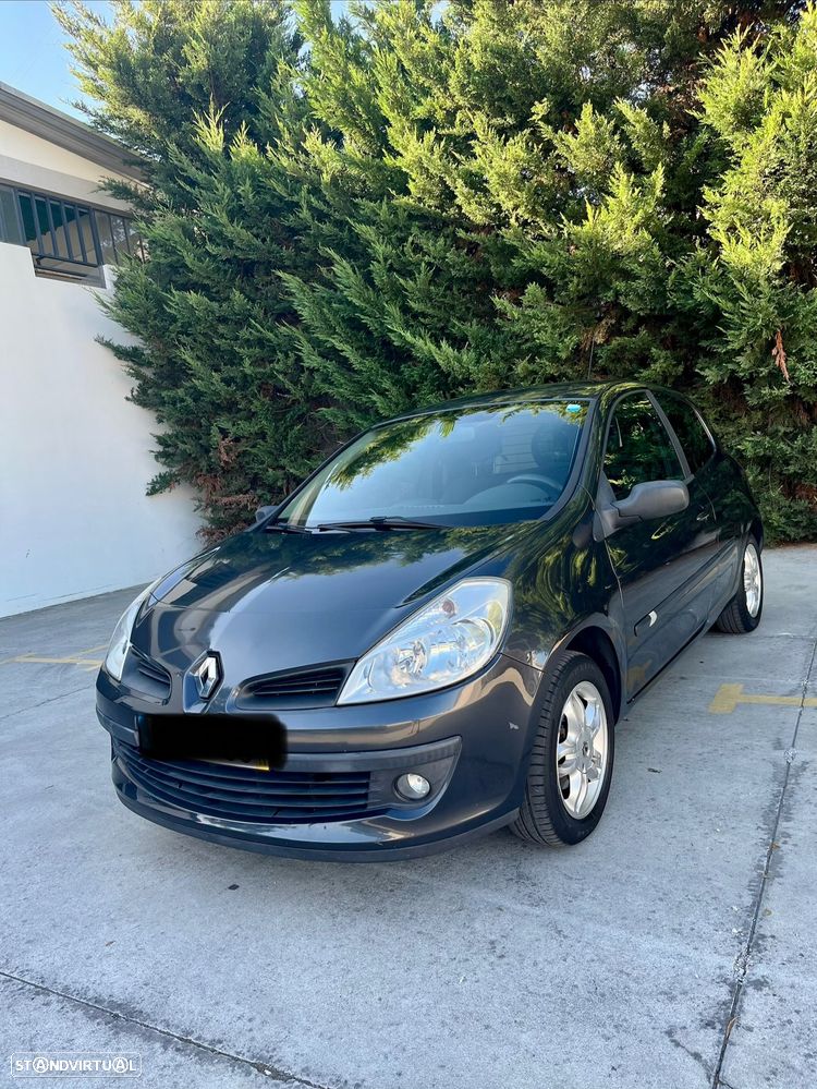 Renault Clio - 1
