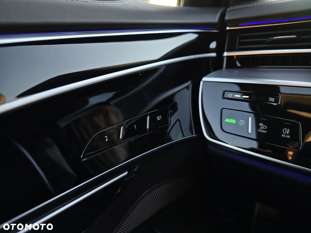 Audi A8 - 32