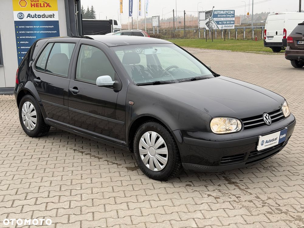 Volkswagen Golf - 1