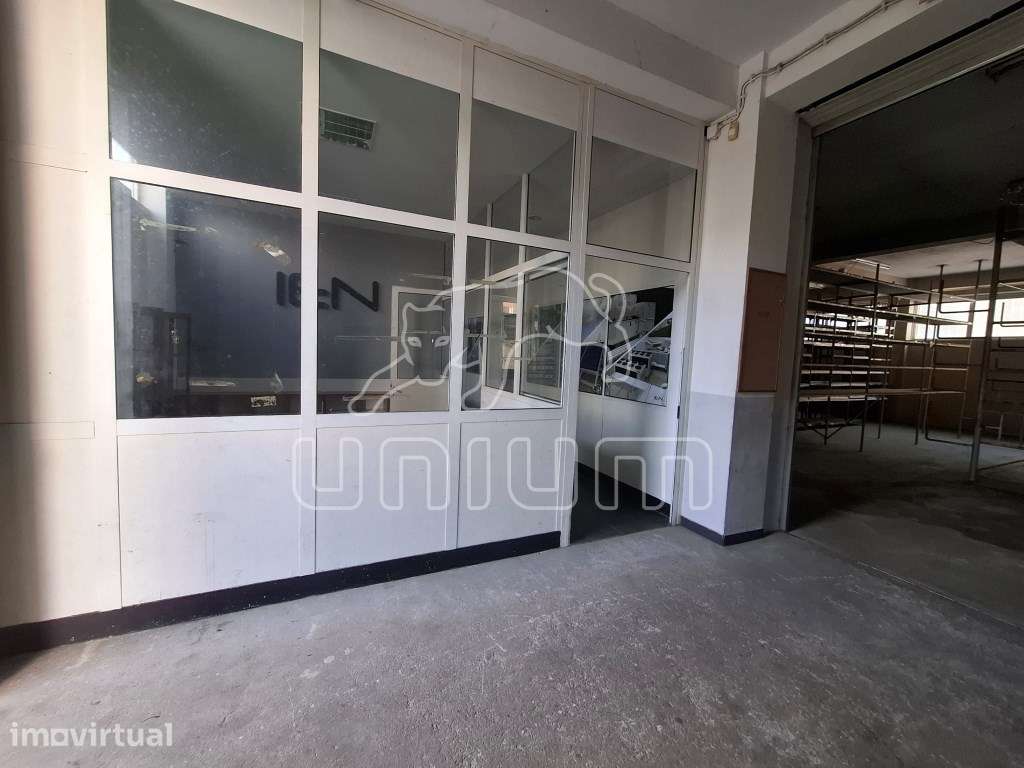 Armazém para venda em Santa Maria Maior - Grande imagem: 3/10