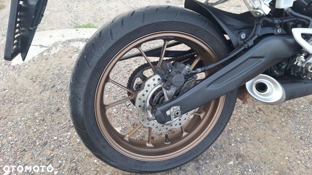 Honda CB - 4