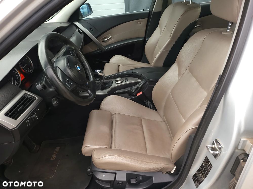 BMW Seria 5 520i - 34