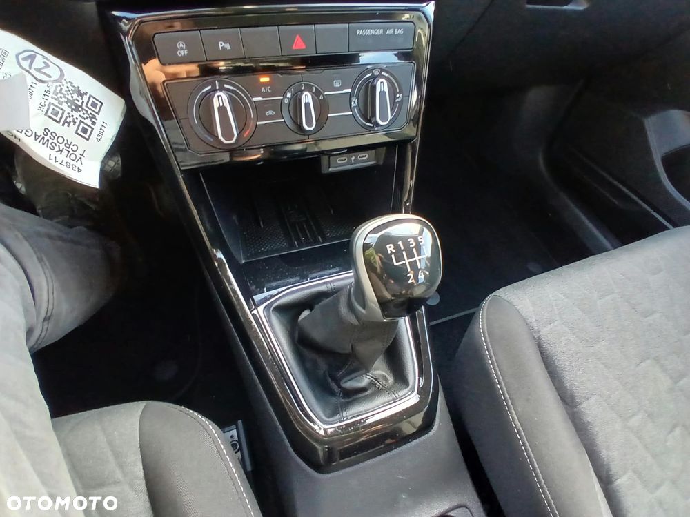 Volkswagen T-Cross 1.0 TSI Life - 27