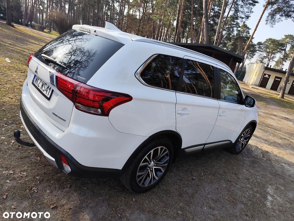 Mitsubishi Outlander - 1