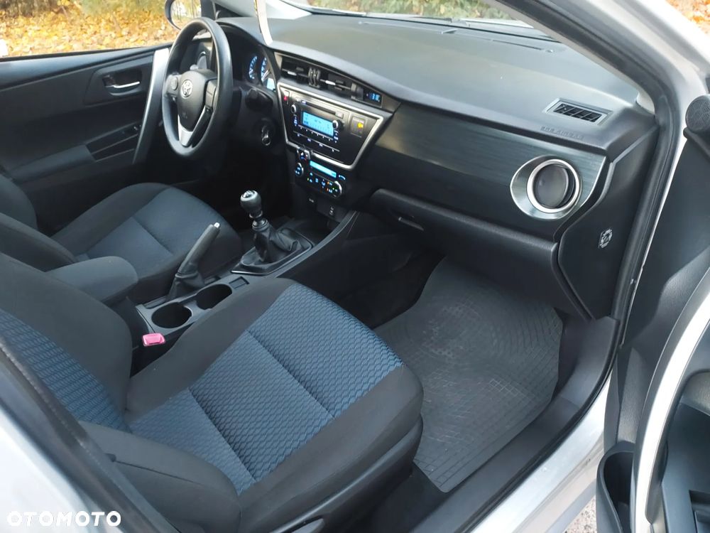 Toyota Auris 1.6 Dynamic - 10