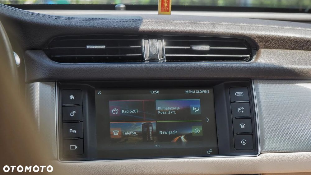 Jaguar XF 3.0 TDV6 Prestige - 12