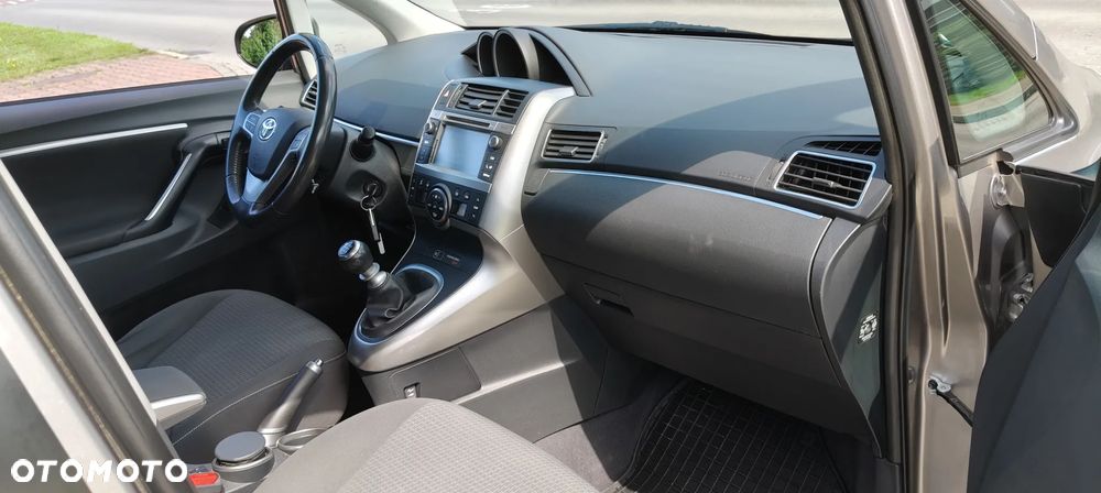 Toyota Corolla Verso - 26