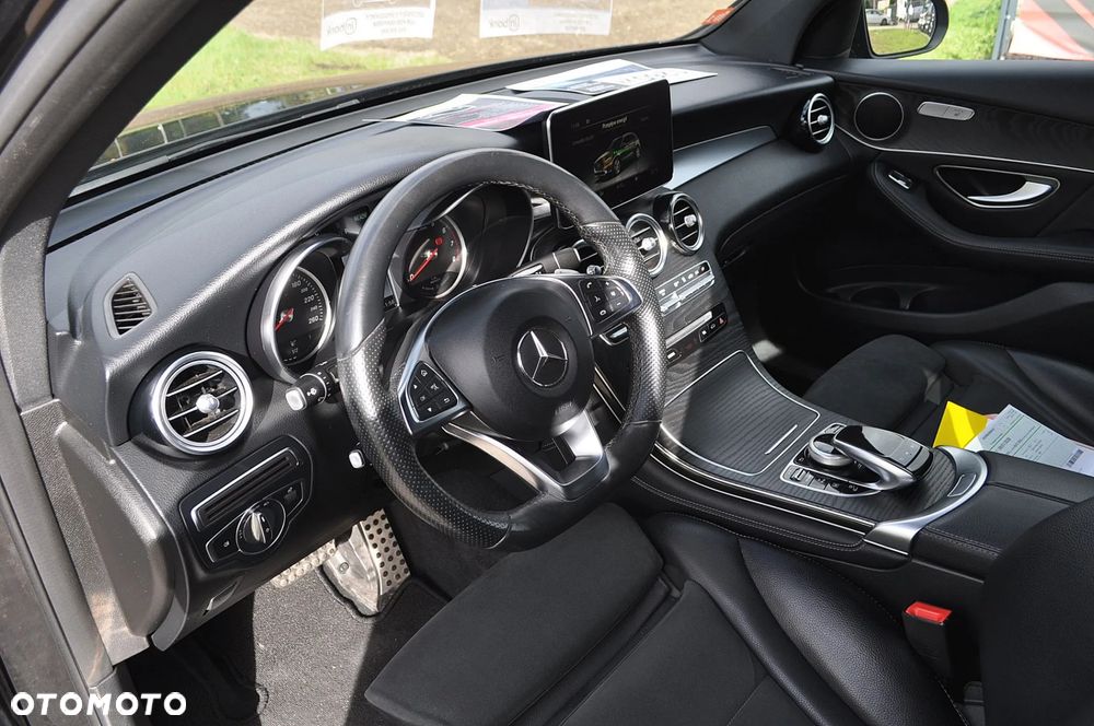 Mercedes-Benz GLC 350 e 4Matic 7G-TRONIC AMG Line - 23