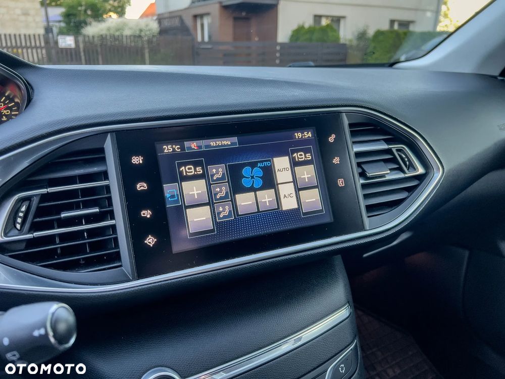 Peugeot 308 BlueHDi 150 EAT6 Stop & Start Business-Line - 22