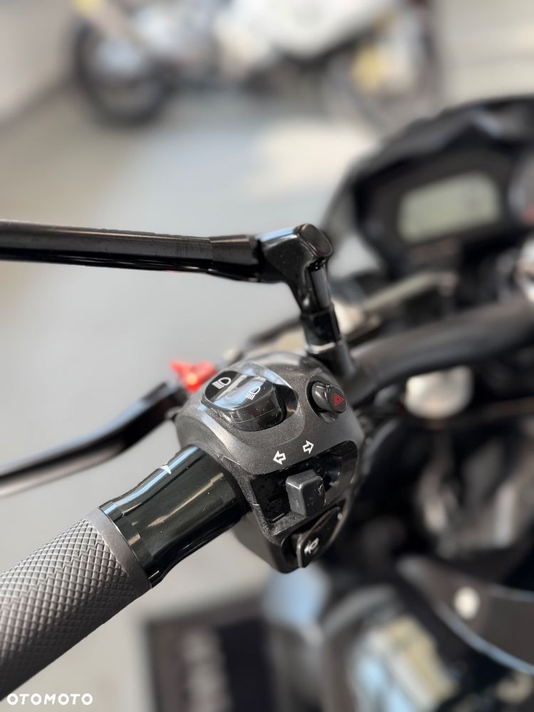Yamaha FZ - 21