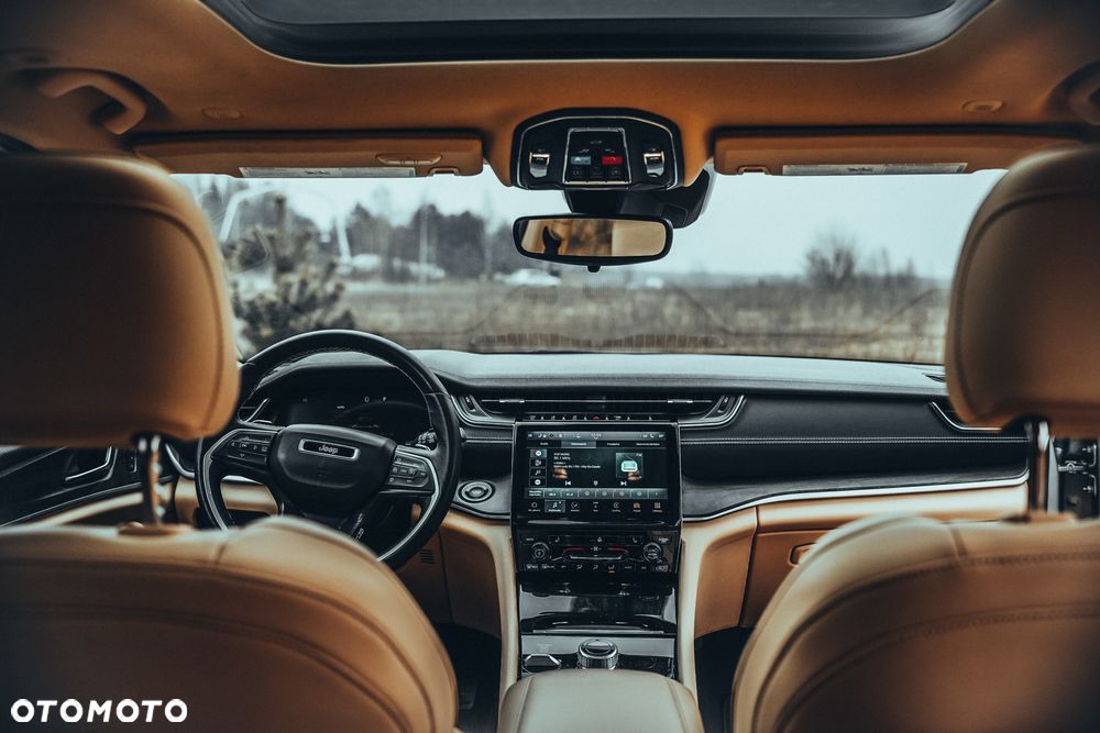 Jeep Grand Cherokee - 39