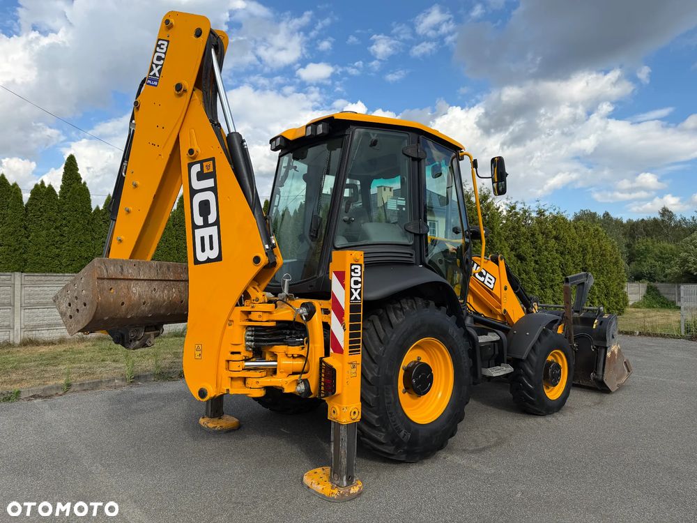 JCB 3CX PLUS AEC 1400Mth Salon PL - 4