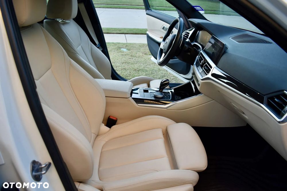 BMW Seria 3 330i - 21