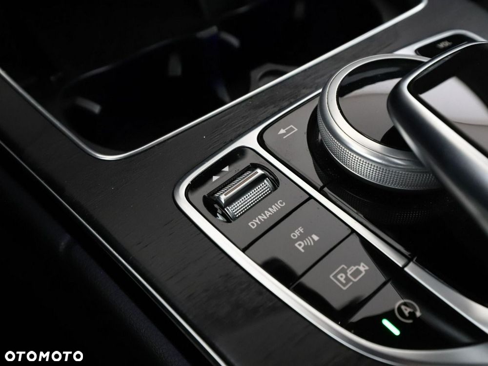 Mercedes-Benz Klasa C 220 d 9G-TRONIC AMG Line - 33