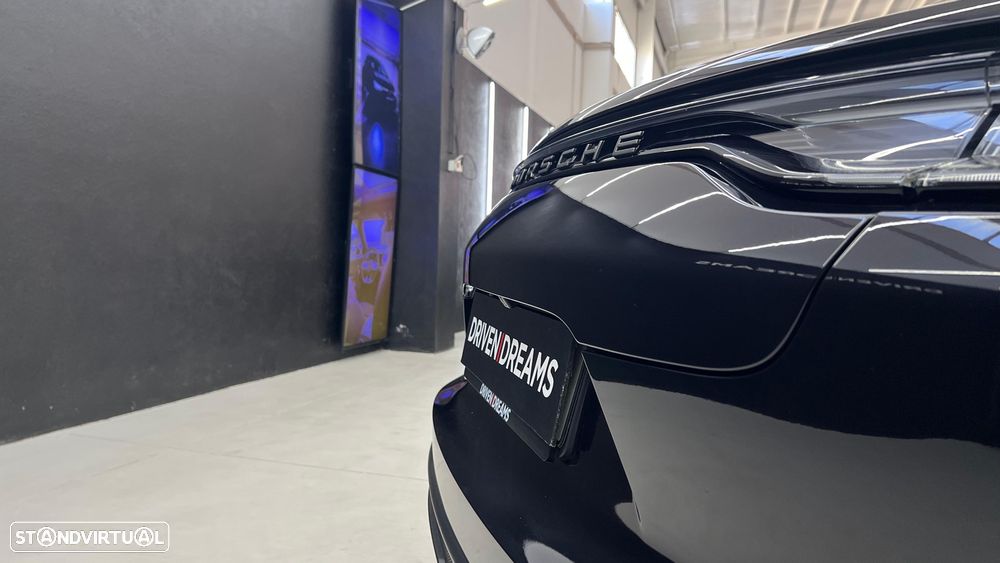 Porsche Panamera 4 E-Hybrid Platinum Edition - 36