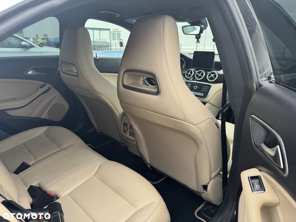 Mercedes-Benz CLA 250 7G-DCT - 13