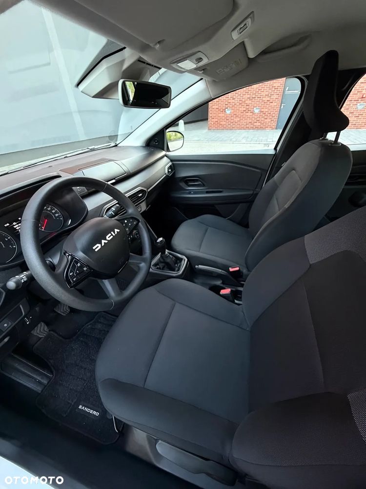 Dacia Sandero - 8